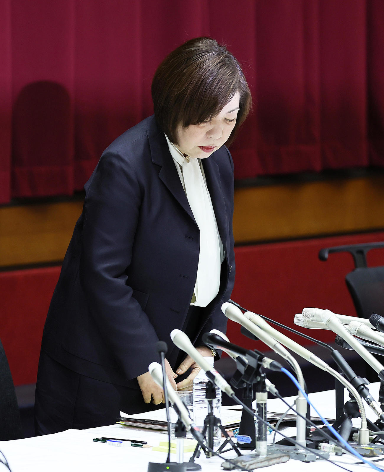 会見に臨む日大・林真理子理事長（撮影・足立雅史）