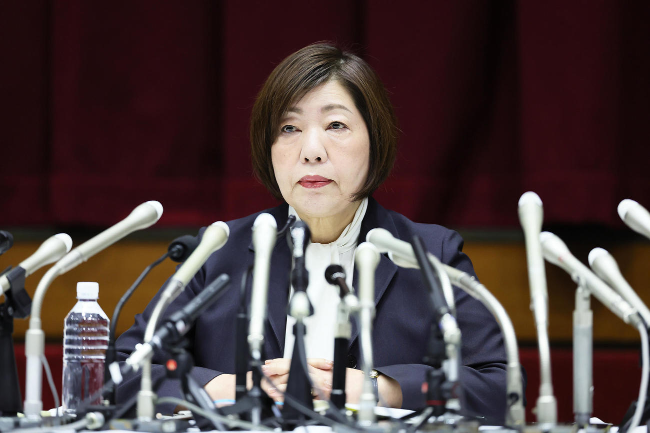 会見に臨む日大・林真理子理事長（撮影・足立雅史）
