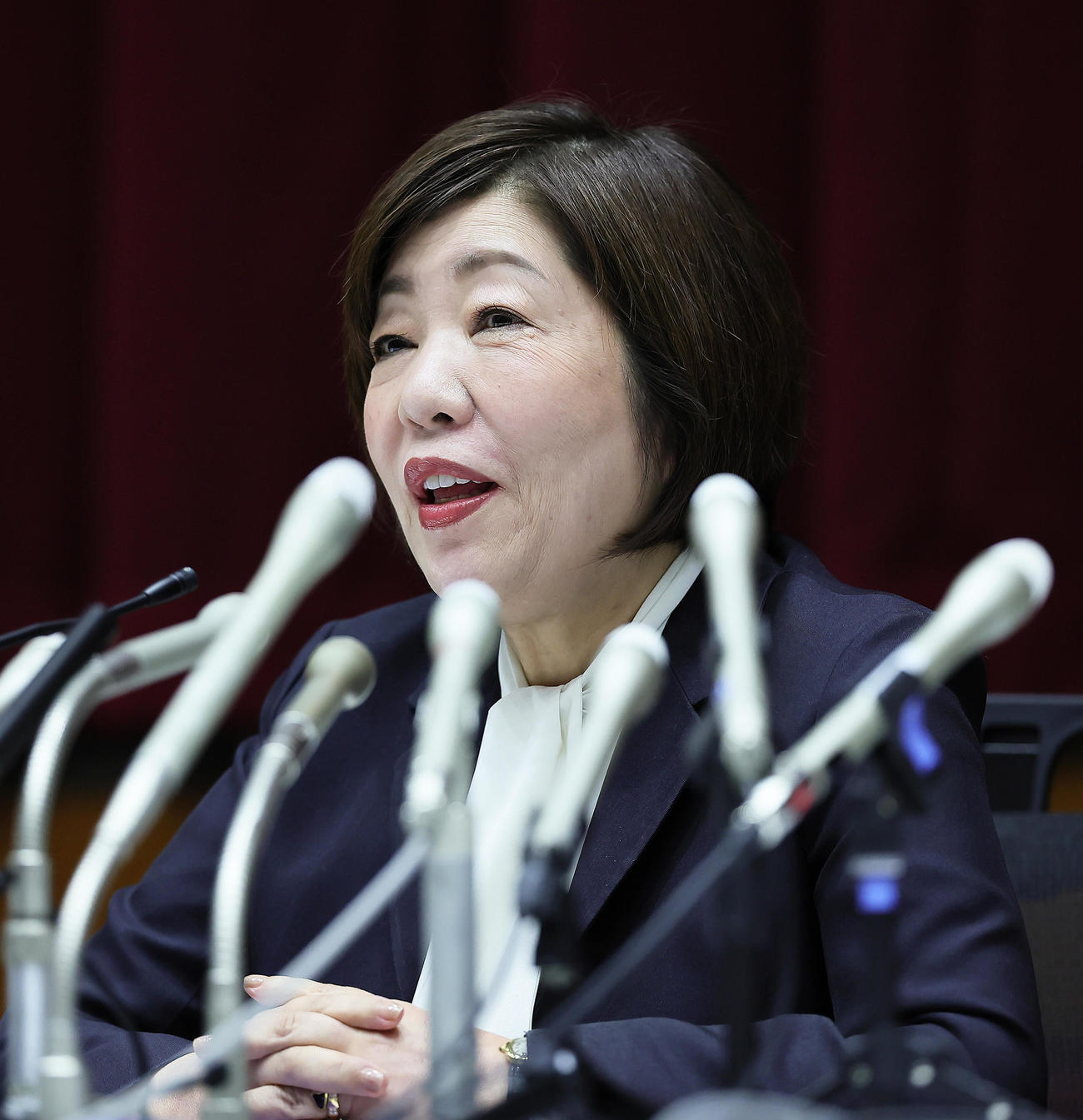 質問に答える日大・林真理子理事長（撮影・足立雅史）