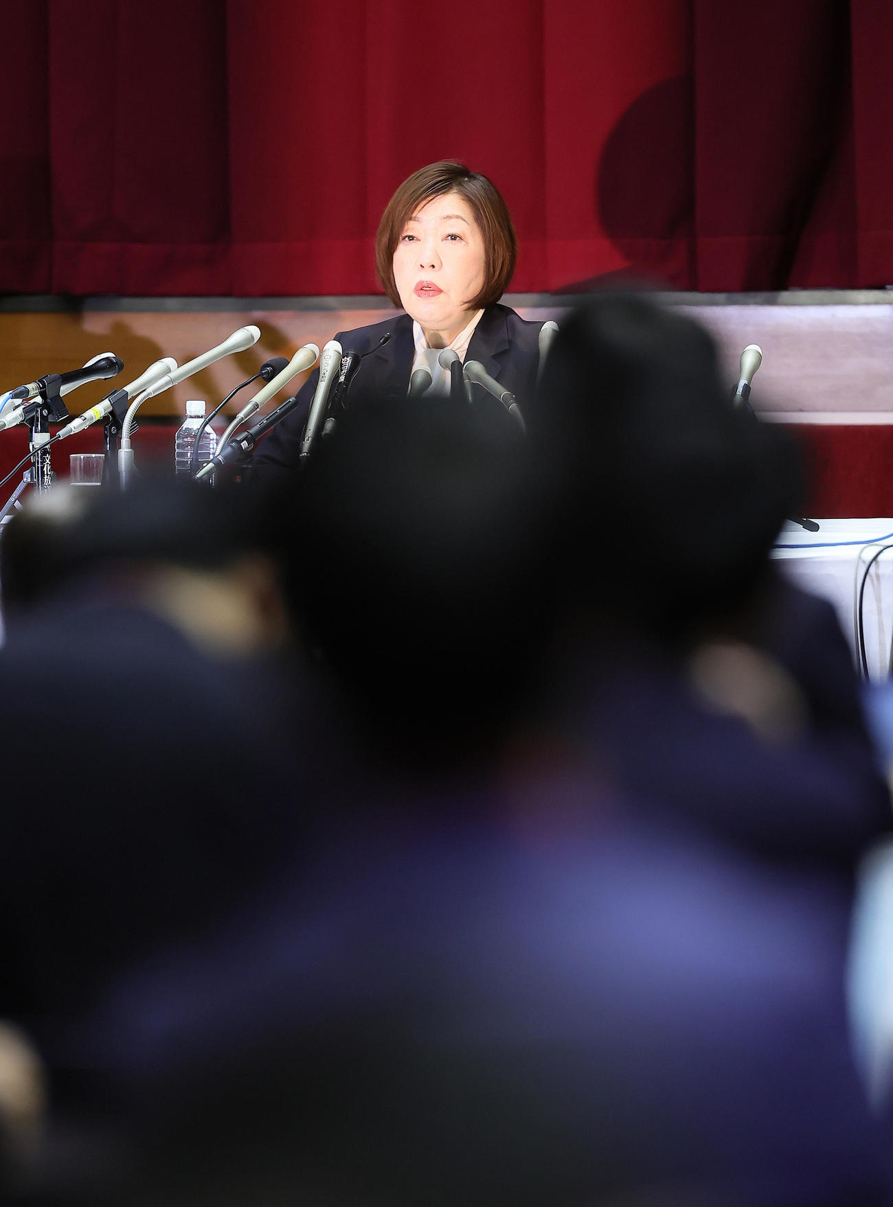 会見に臨む日大・林真理子理事長（撮影・足立雅史）