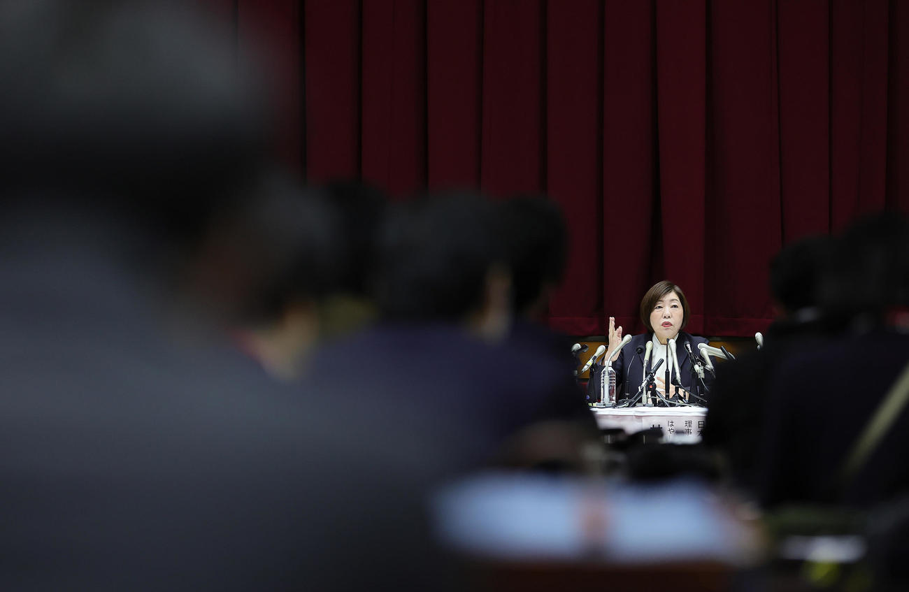 会見に臨む日大・林真理子理事長（撮影・足立雅史）