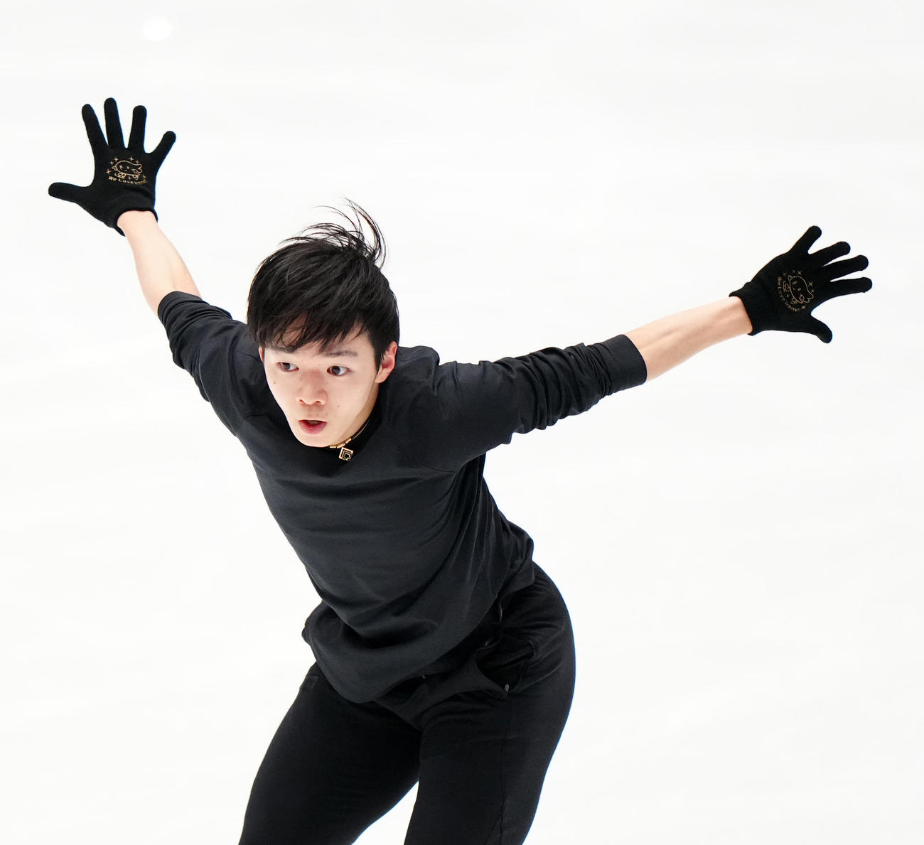 フィギュアスケートGPファイナルの公式練習に臨む鍵山（撮影・江口和貴）
