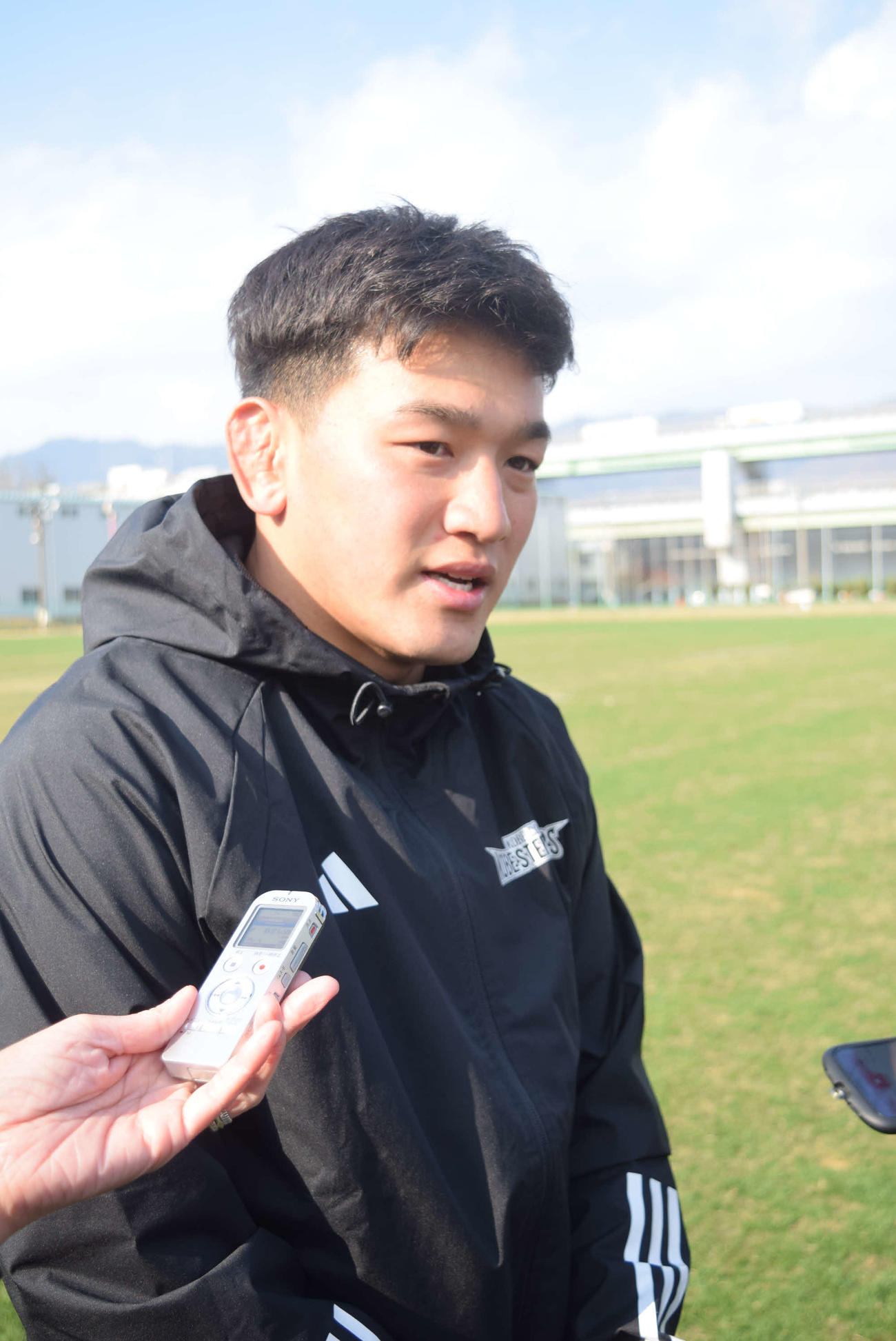開幕戦への意気込みを語る神戸・李承信（撮影・阪口孝志）