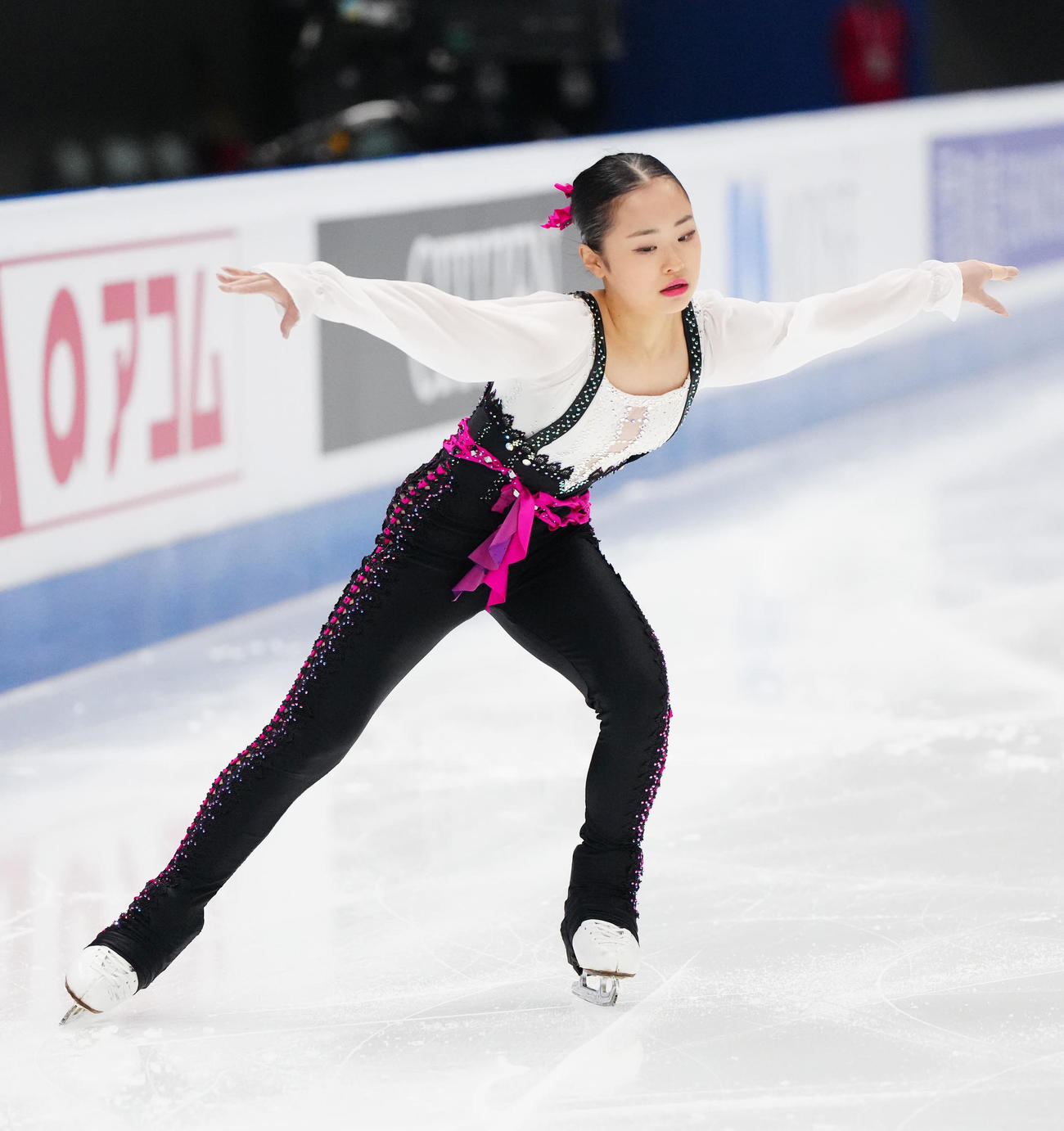 SPの演技に臨むジュニア女子の島田（撮影・江口和貴）