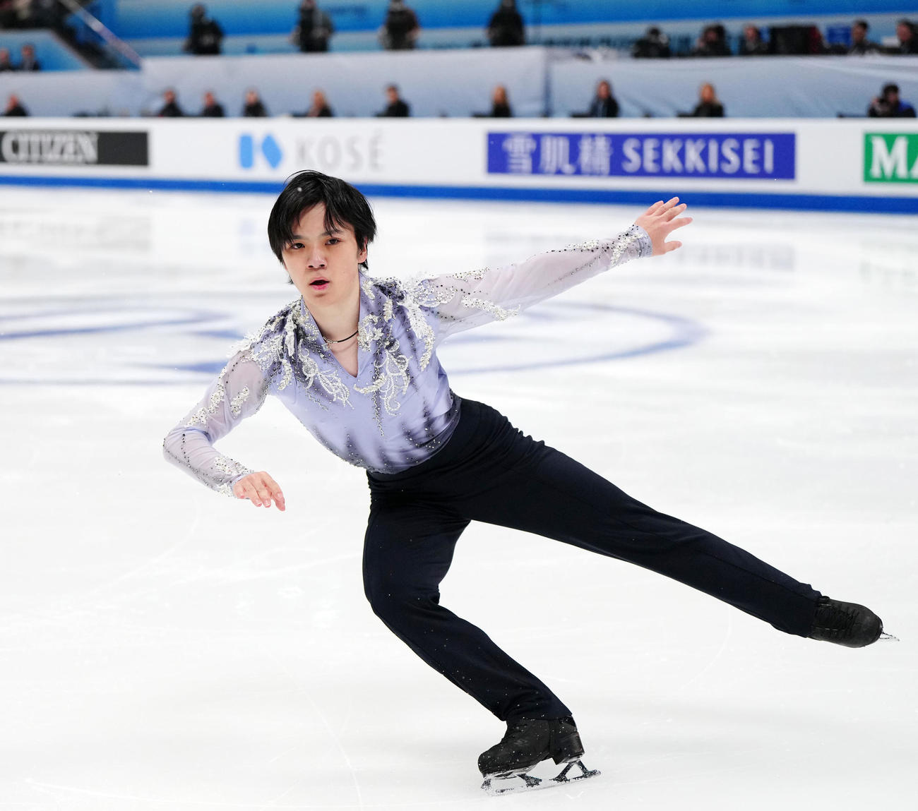 男子ＳＰの演技でジャンプに成功する宇野（撮影・江口和貴）