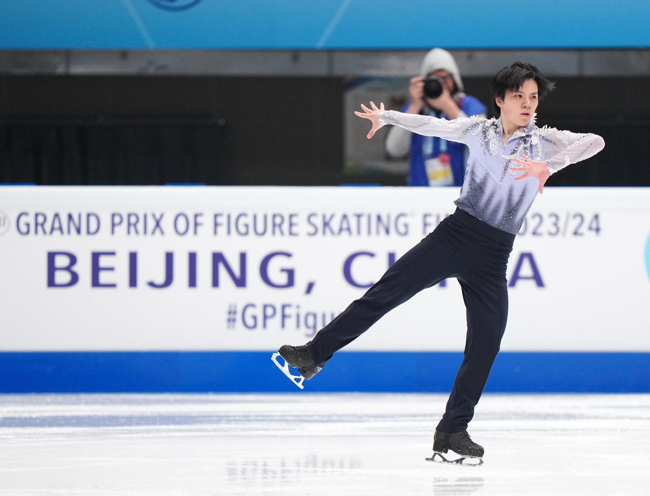 男子ＳＰの演技に臨む宇野（撮影・江口和貴）