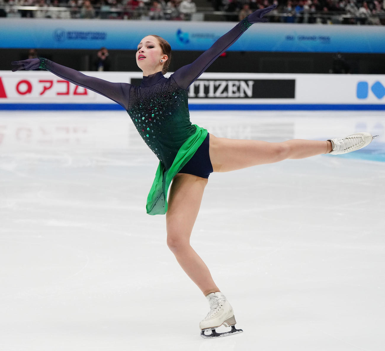 女子SPの演技に臨むピンザローネ（撮影・江口和貴）