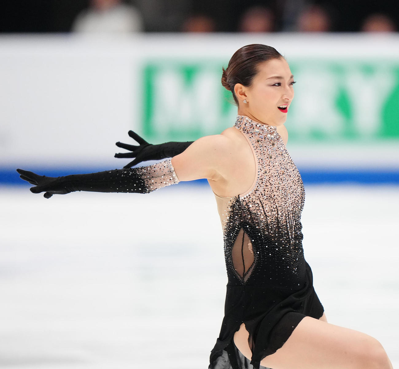 女子フリーの演技に臨む坂本