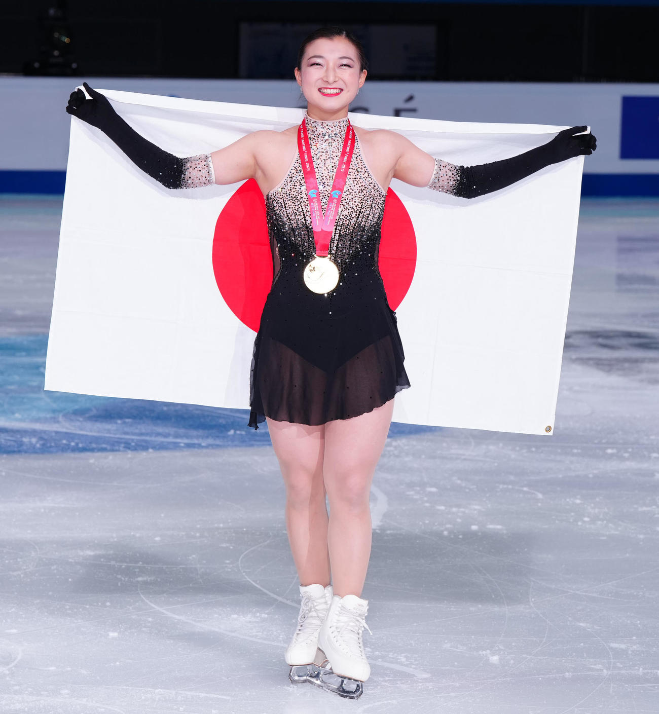 女子表彰式後、写真に納まる優勝した坂本（撮影・江口和貴）