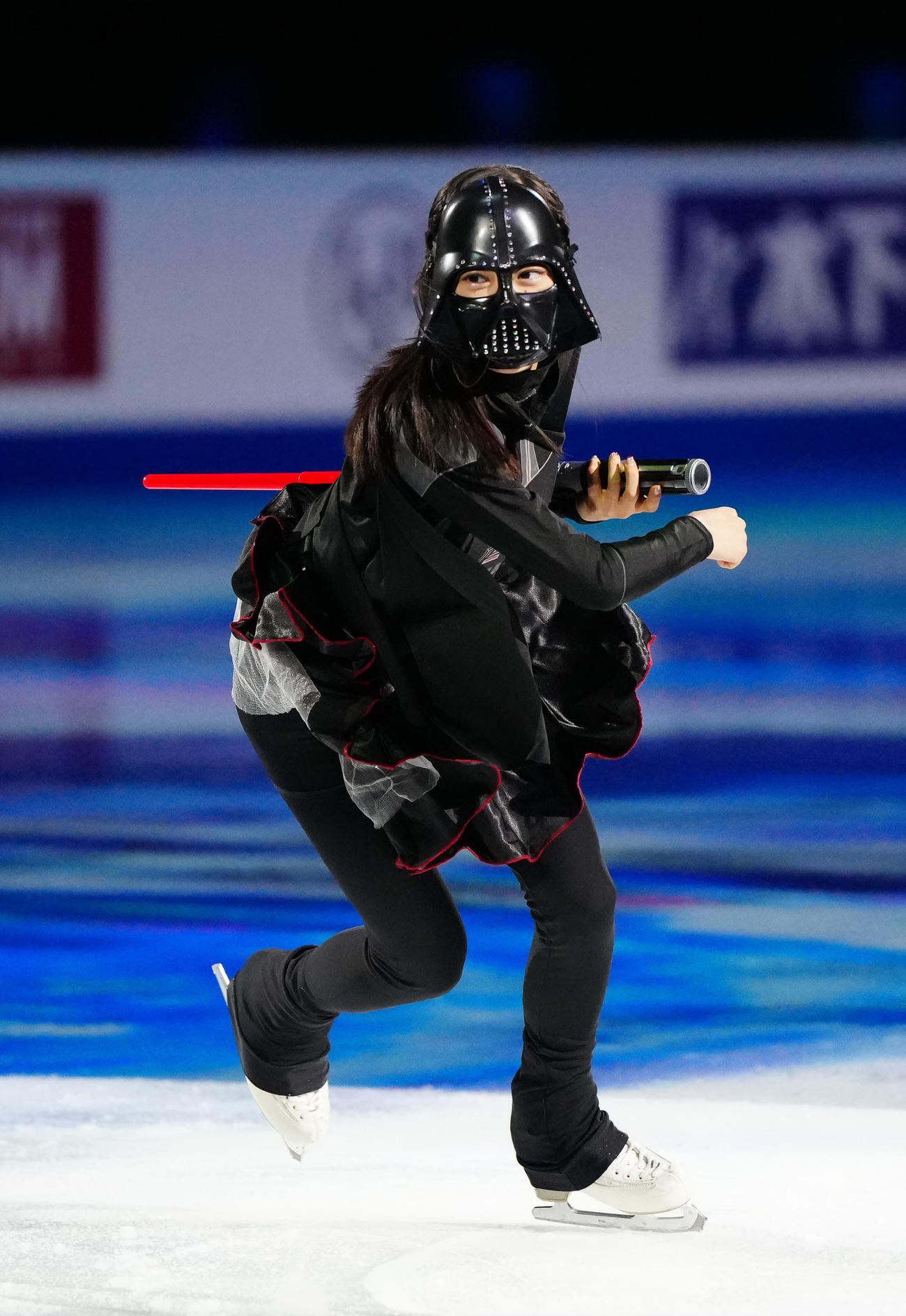 フィギュアスケートGPファイナルのエキシビションに臨む女子3位の吉田（撮影・江口和貴）