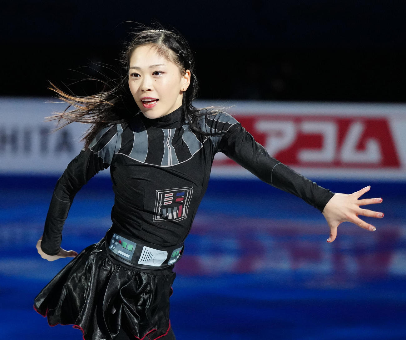 フィギュアスケートGPファイナルのエキシビションに臨む女子3位の吉田（撮影・江口和貴）