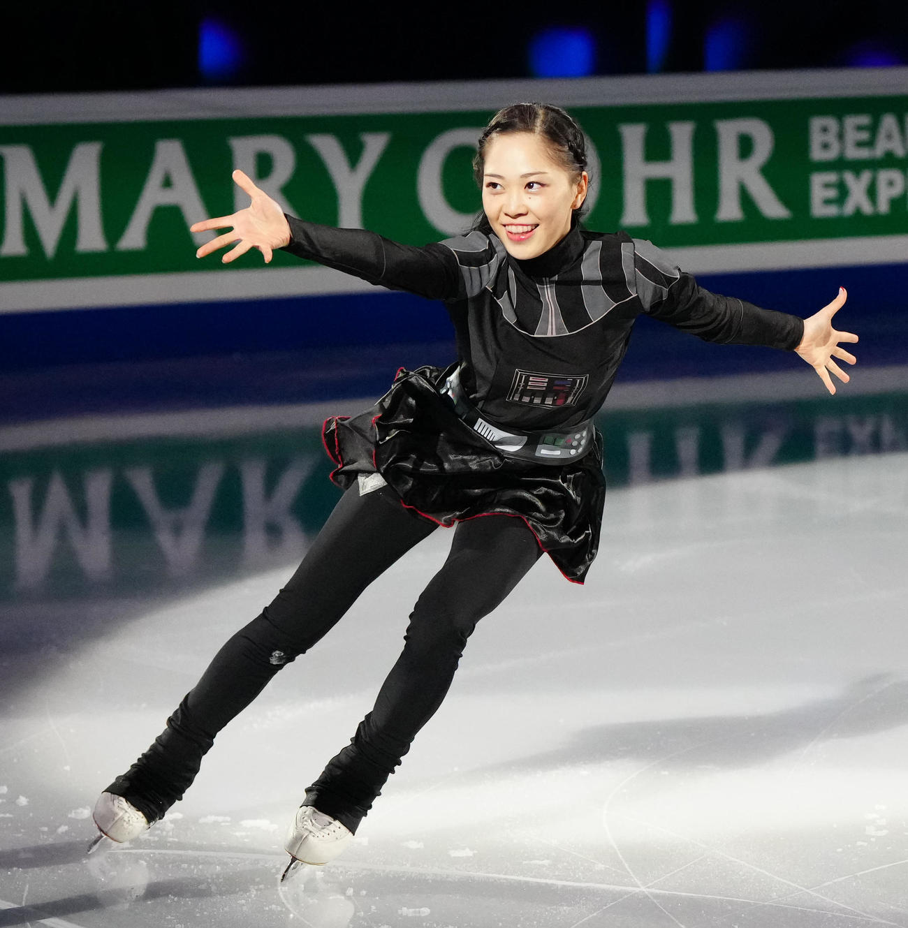 フィギュアスケートGPファイナルのエキシビションに臨む女子3位の吉田（撮影・江口和貴）