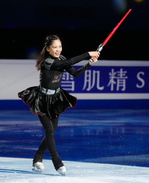 フィギュアスケートGPファイナルのエキシビションに臨む女子3位の吉田（撮影・江口和貴）