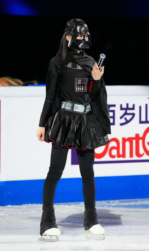 フィギュアスケートGPファイナルのエキシビションに臨む女子3位の吉田（撮影・江口和貴）