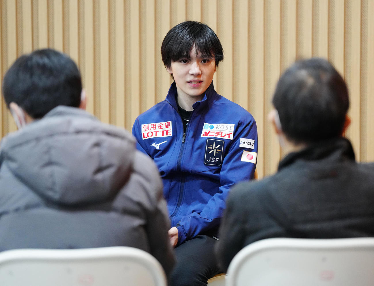 フィギュアスケートGPファイナル男子2位から一夜明け、報道陣に対応する宇野