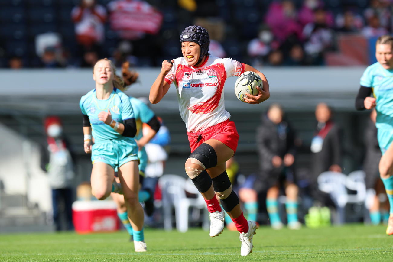 パリ五輪アジア予選カザフスタン戦でプレーする三枝（C）Asia Rugby／JRFU