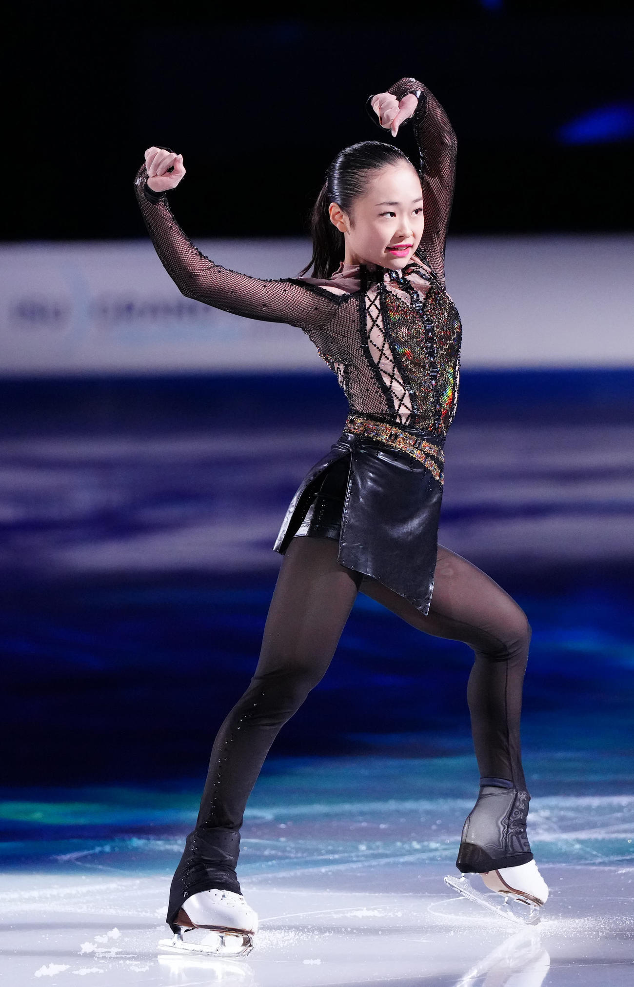 フィギュアスケートGPファイナルのエキシビションに臨むジュニア女子優勝の島田（撮影・江口和貴）