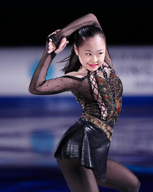 フィギュアスケートGPファイナルのエキシビションに臨むジュニア女子優勝の島田（撮影・江口和貴）