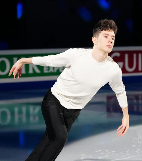 フィギュアスケートGPファイナルのエキシビションに臨むジュニア男子3位のハガラ（撮影・江口和貴）