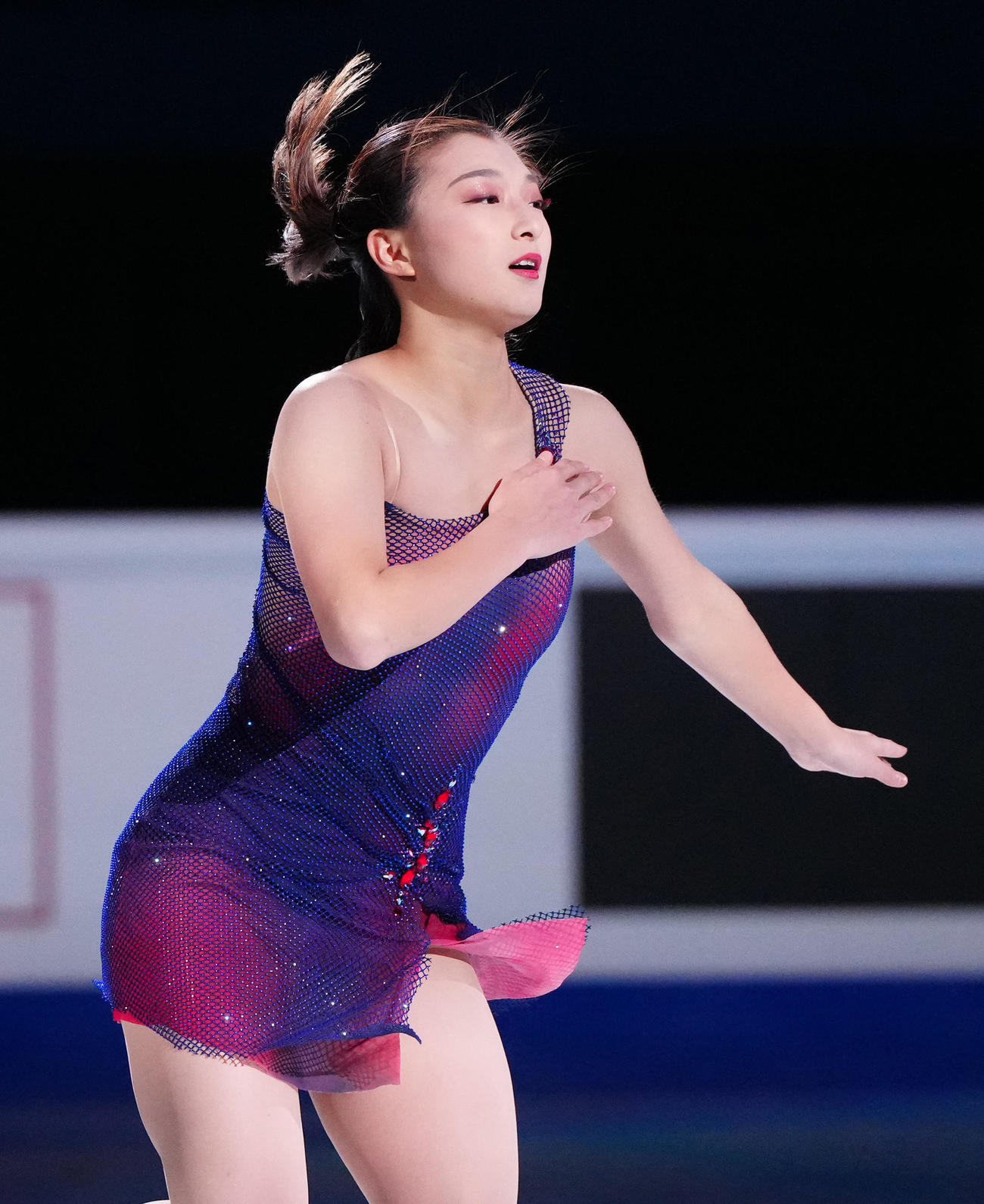 フィギュアスケートGPファイナルのエキシビションに臨む女子優勝の坂本（撮影・江口和貴）