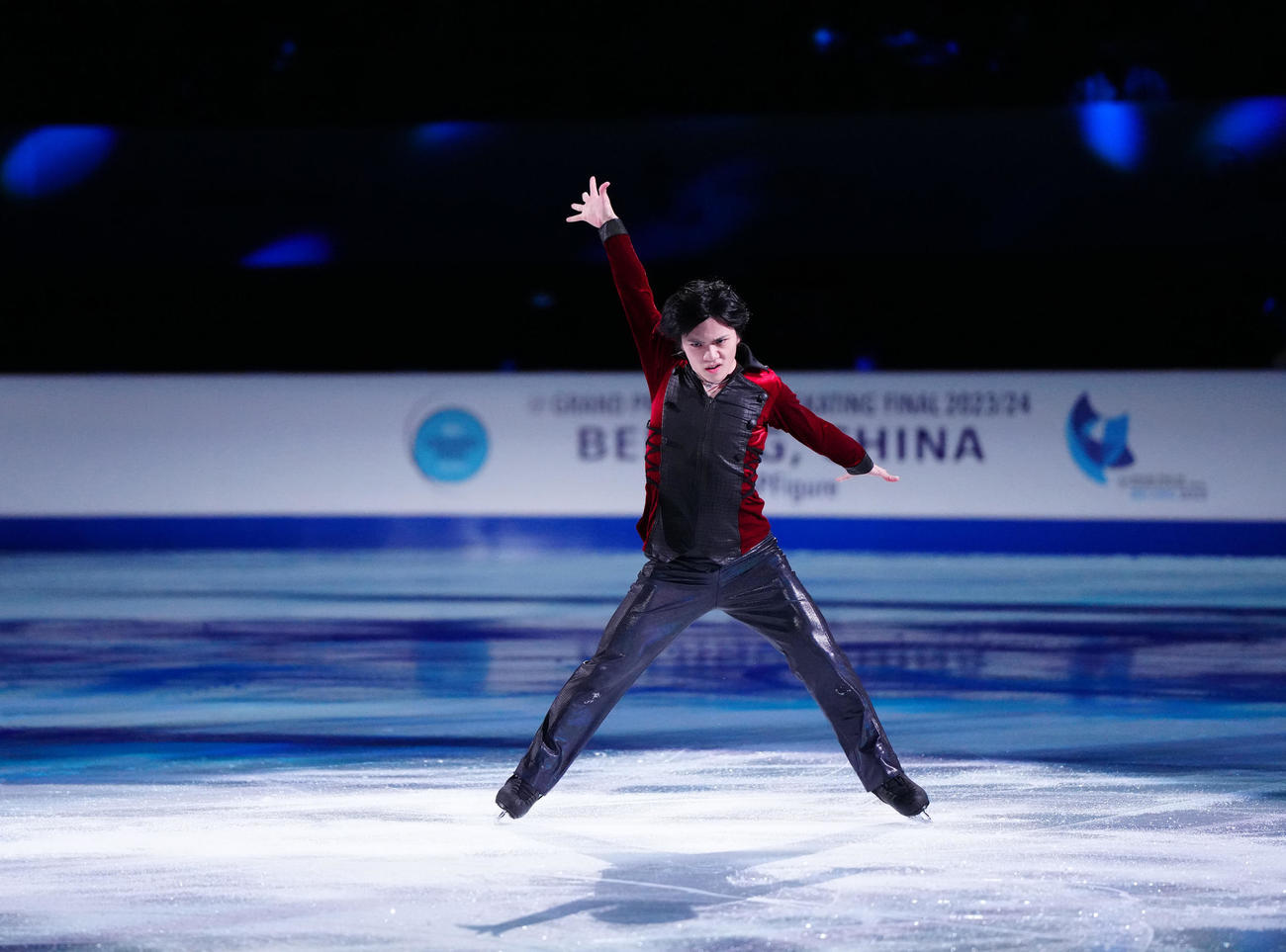 フィギュアスケートGPファイナルのエキシビションに臨む男子2位の宇野（撮影・江口和貴）