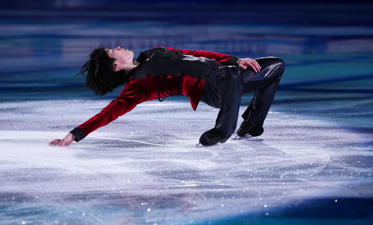 フィギュアスケートGPファイナルのエキシビションに臨む男子2位の宇野（撮影・江口和貴）