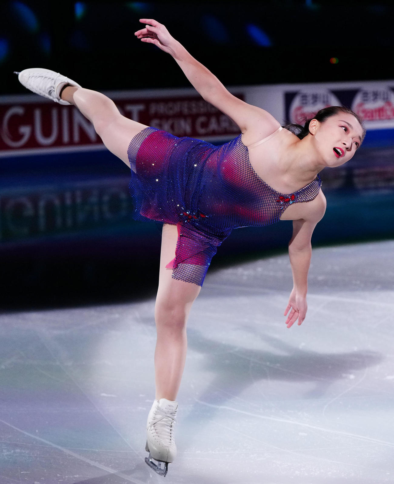 フィギュアスケートGPファイナルのエキシビションに臨む女子優勝の坂本（撮影・江口和貴）