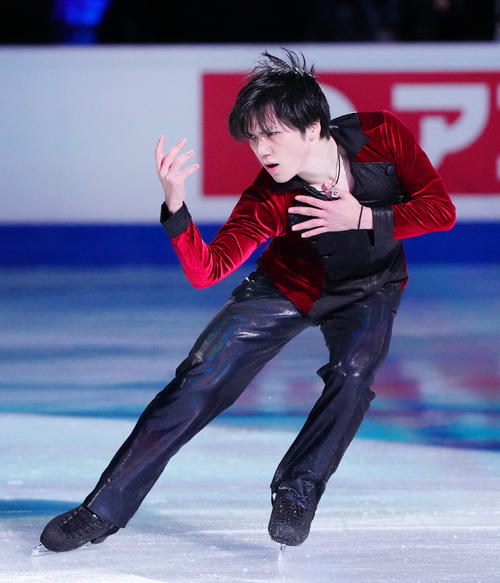 フィギュアスケートGPファイナルのエキシビションに臨む男子2位の宇野（撮影・江口和貴）