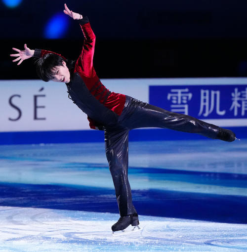 フィギュアスケートGPファイナルのエキシビションに臨む男子2位の宇野（撮影・江口和貴）