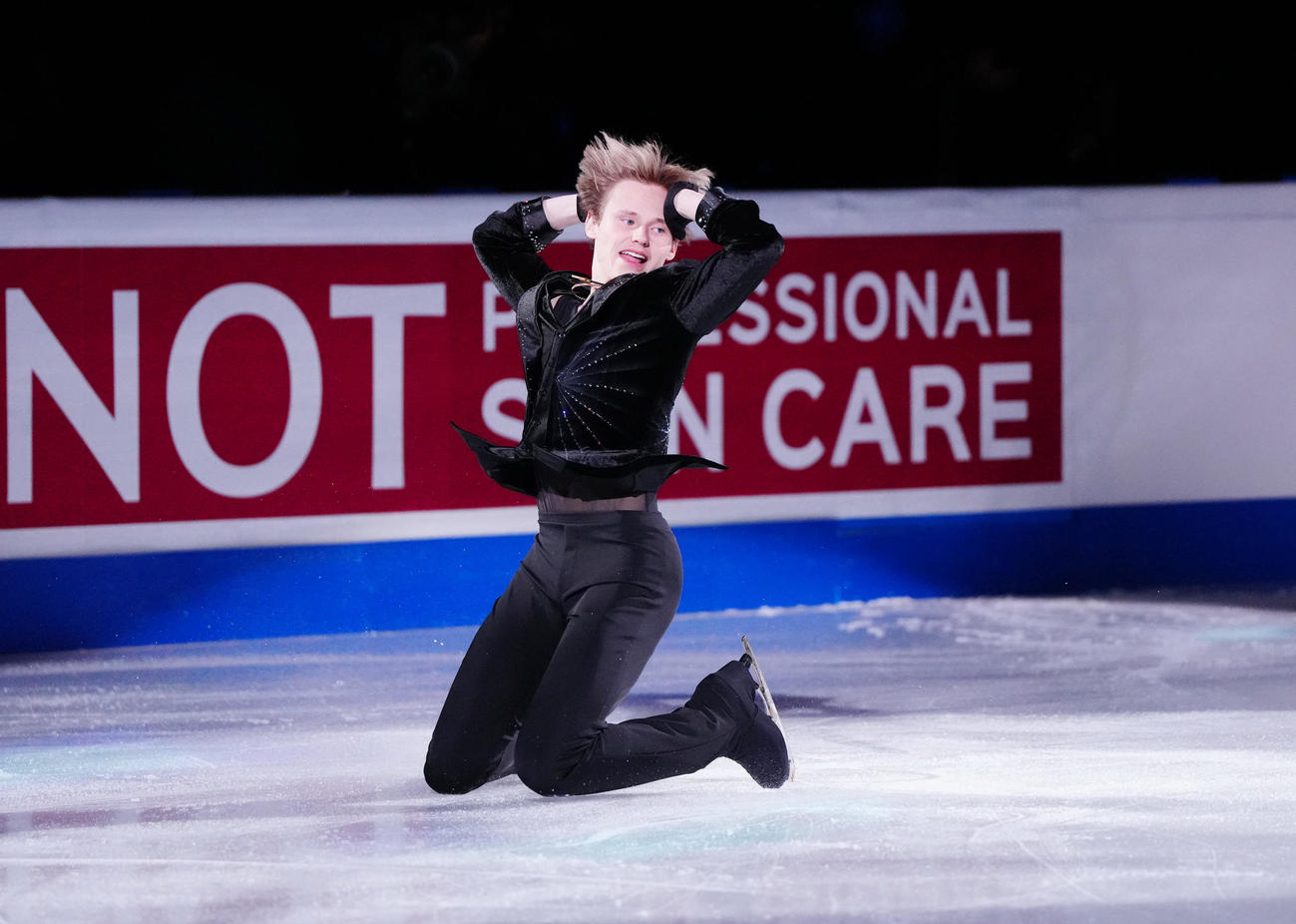 フィギュアスケートGPファイナルのエキシビションに臨む男子優勝のマリニン（撮影・江口和貴）