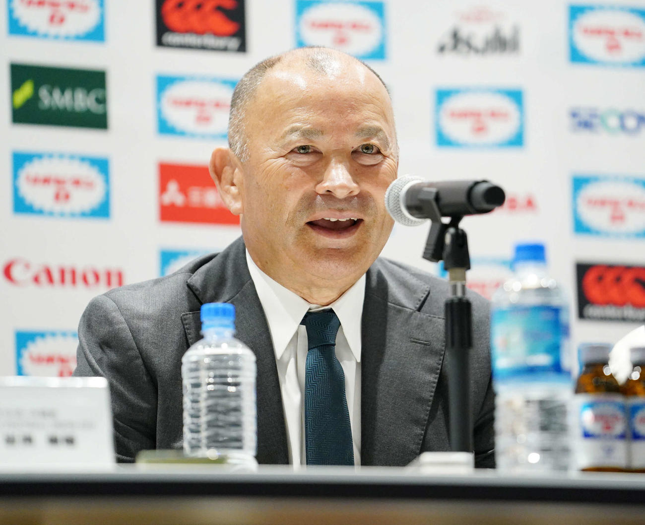 ラグビー日本代表HC就任が決定し記者会見に臨むエディー・ジョーンズ氏（撮影・小沢裕）