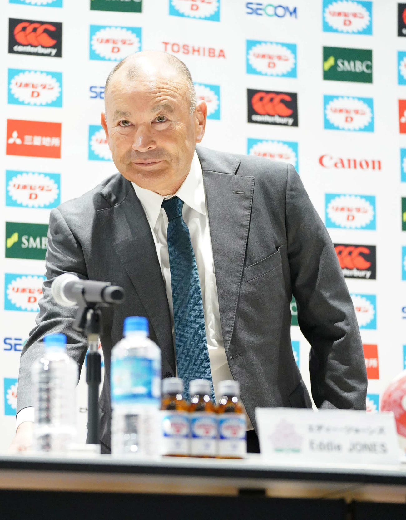 ラグビー日本代表HC就任が決定し記者会見に臨むエディー・ジョーンズ氏（撮影・小沢裕）