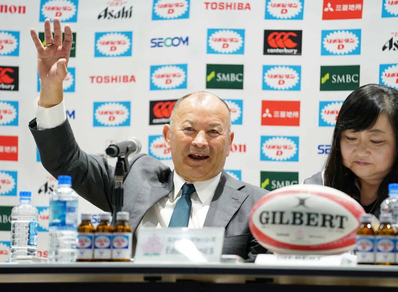 ラグビー日本代表HC就任が決定し記者会見に臨むエディー・ジョーンズ氏（撮影・小沢裕）