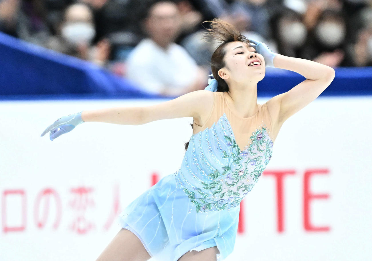 女子SPの演技をする鈴木（撮影・滝沢徹郎）