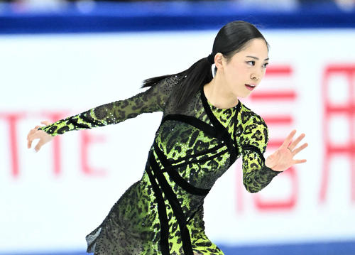 女子SPの演技をする吉田（撮影・滝沢徹郎）