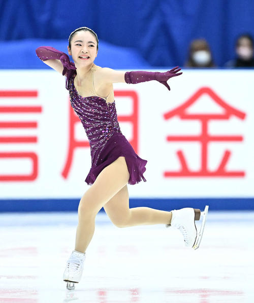女子SPの演技をする高木（撮影・滝沢徹郎）