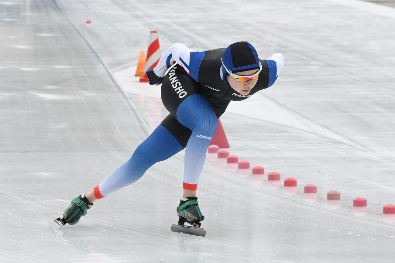 女子500メートルで初優勝した帯広南商の笹渕（撮影・石井翔太）
