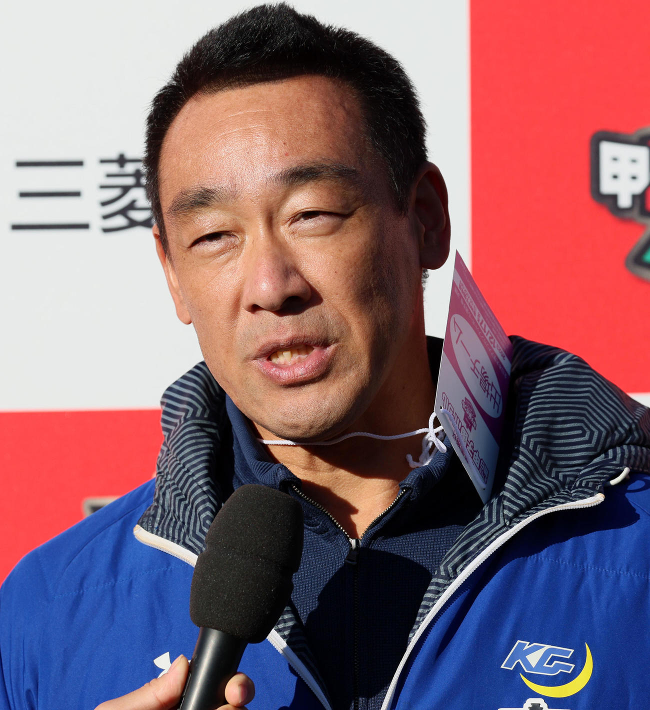 関学大対法大　インタビューを受ける関学大の大村監督（撮影・加藤哉）