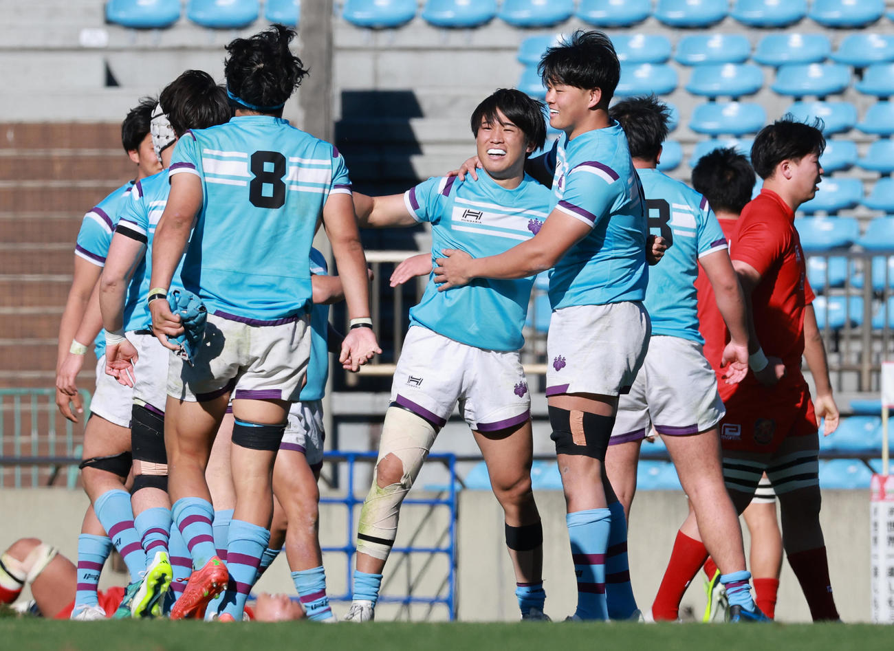 流通経大対筑波大　準々決勝進出を決め喜ぶ筑波大の選手たち（撮影・野上伸悟）