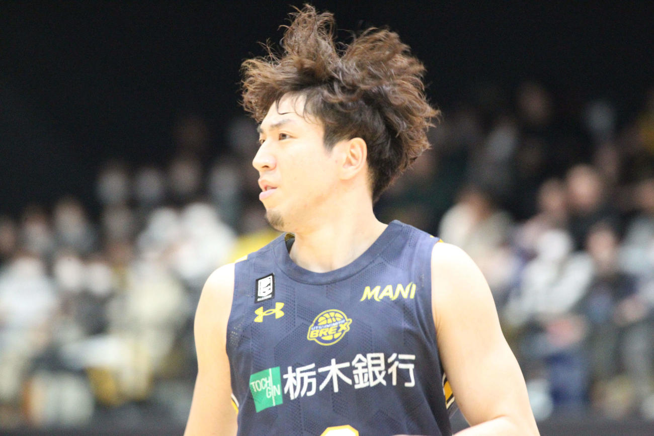 宇都宮対千葉J　逆転勝利に貢献した宇都宮比江島。髪の毛がまるでライオンのたてがみ？（撮影・沢田啓太郎）