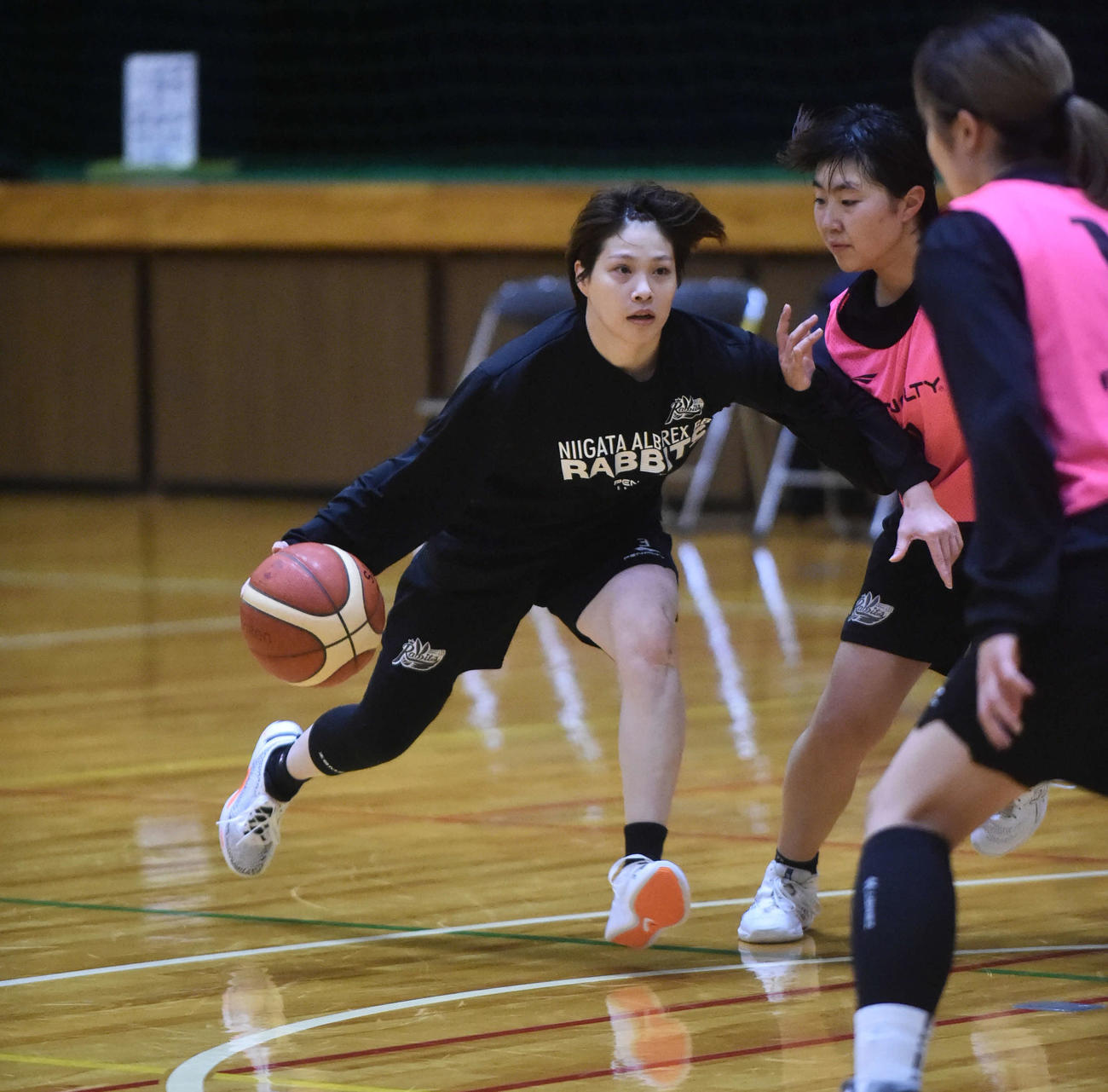 姫路戦に向けて実戦形式の練習に励む坂田侑紀奈