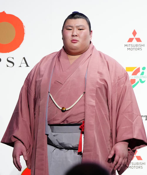 日本プロスポーツ大賞授賞式典に臨む熱海富士（撮影・江口和貴）