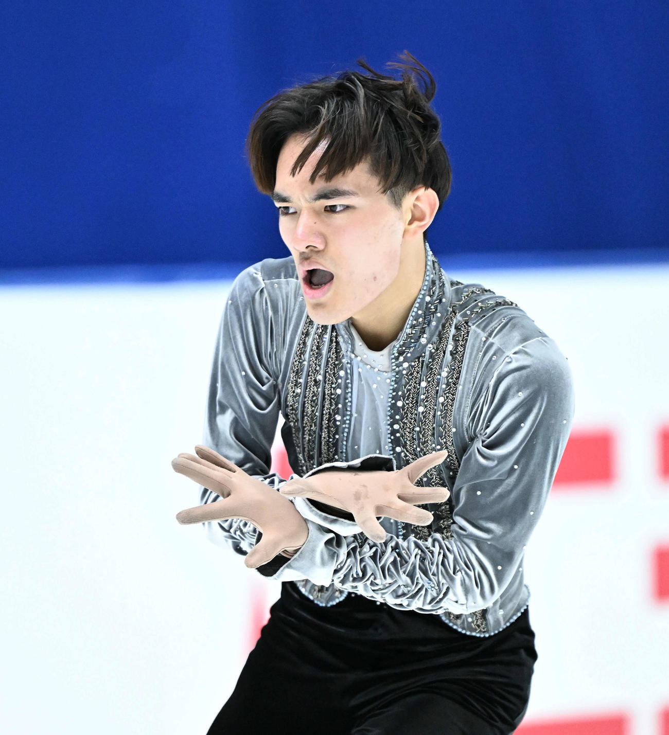 男子フリーの演技をする佐々木（撮影・滝沢徹郎）