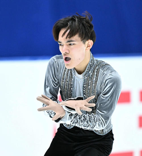 男子フリーの演技をする佐々木(撮影・滝沢徹郎)