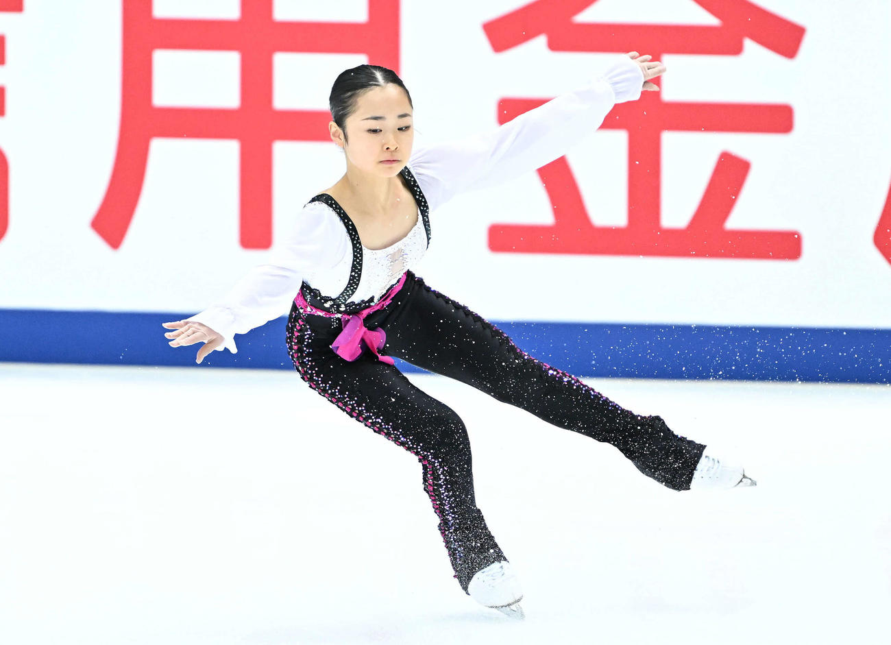 女子SPの公式練習をする島田（撮影・滝沢徹郎）