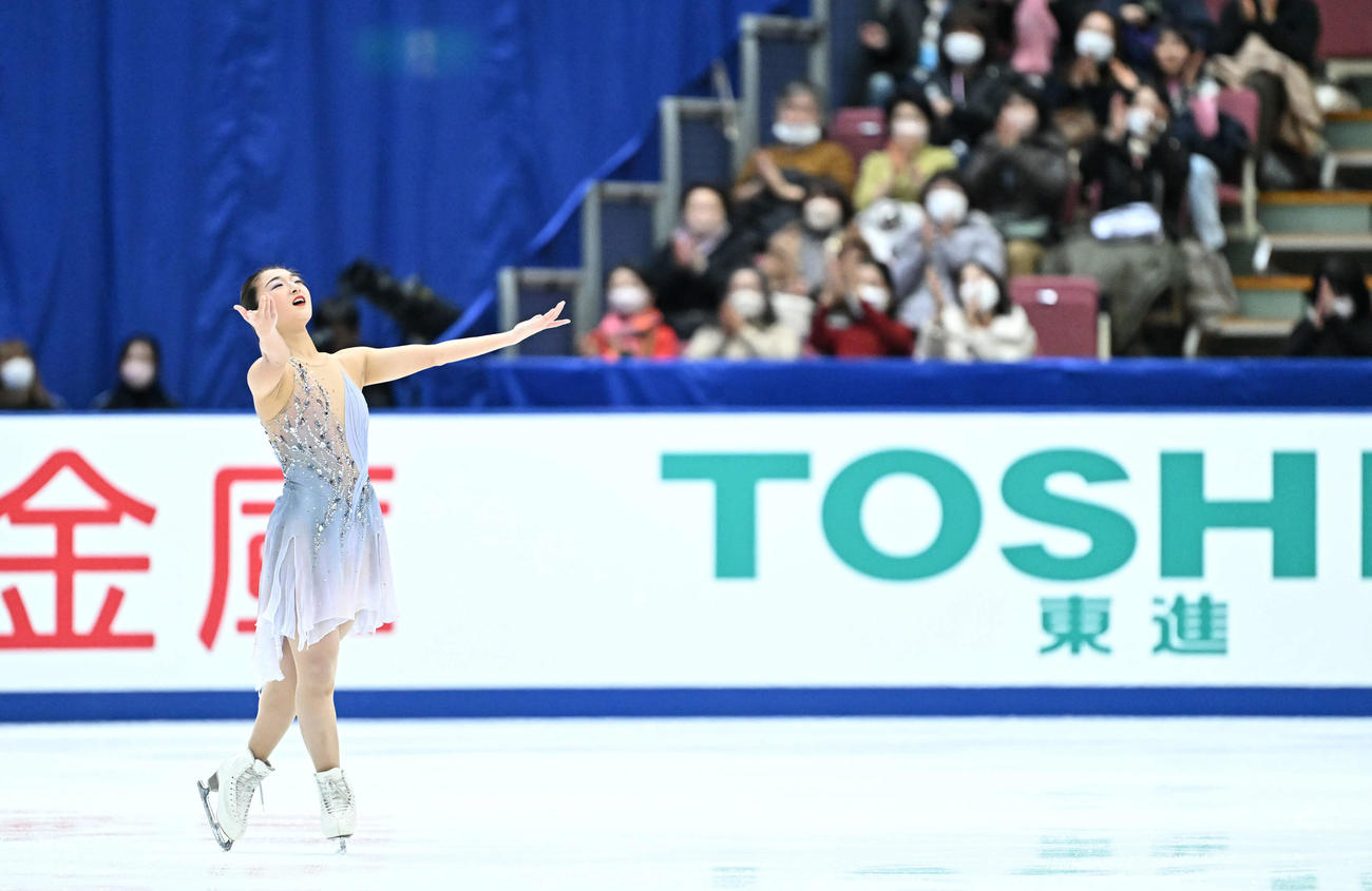 女子SPの演技を終えた坂本（撮影・滝沢徹郎）