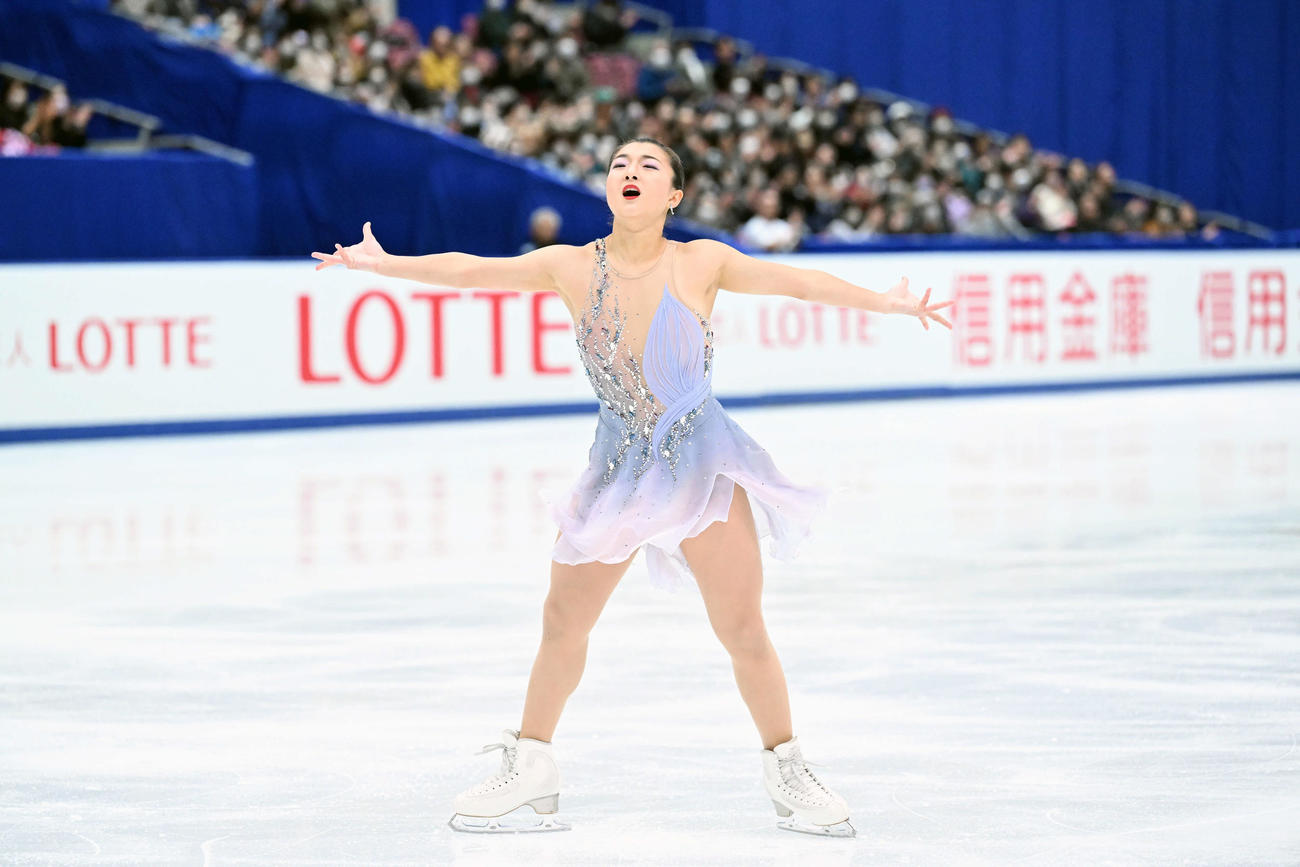 女子SPの演技をする坂本（撮影・滝沢徹郎）