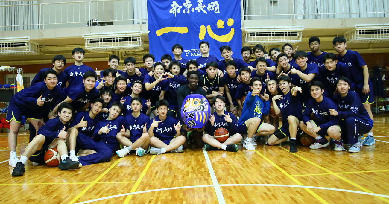 冬に張り切る帝京長岡メンバー