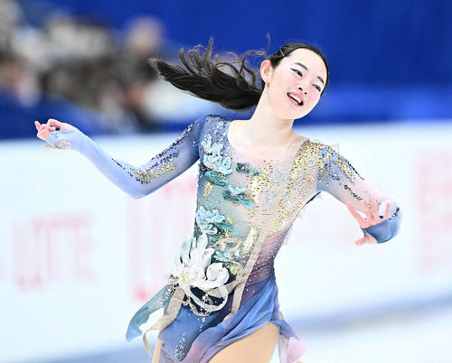 女子フリーの演技をする大庭（撮影・滝沢徹郎）
