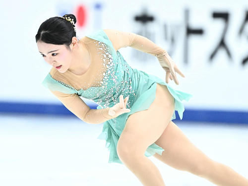 女子フリーの演技をする高木（撮影・滝沢徹郎）